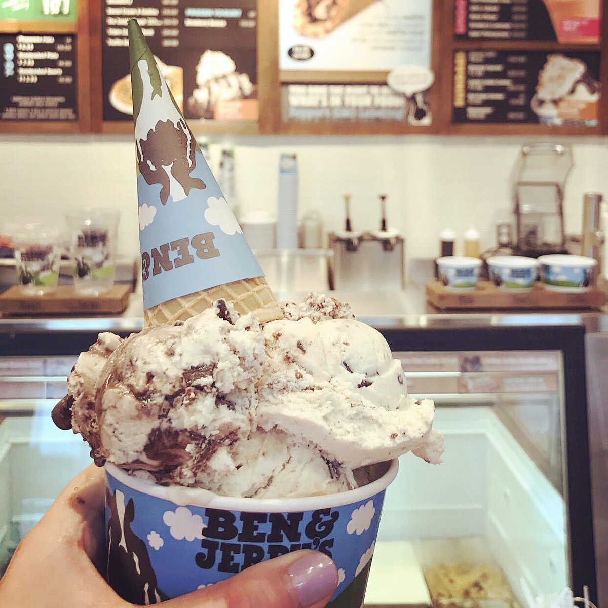 WMSPapts's tweet image. Ice cream always brightens up a rainy day! We are so spoiled being neightbors with @benandjerrys ☀️🍦🍨 
#IScreamForIceCream #WeLoveIceCream
