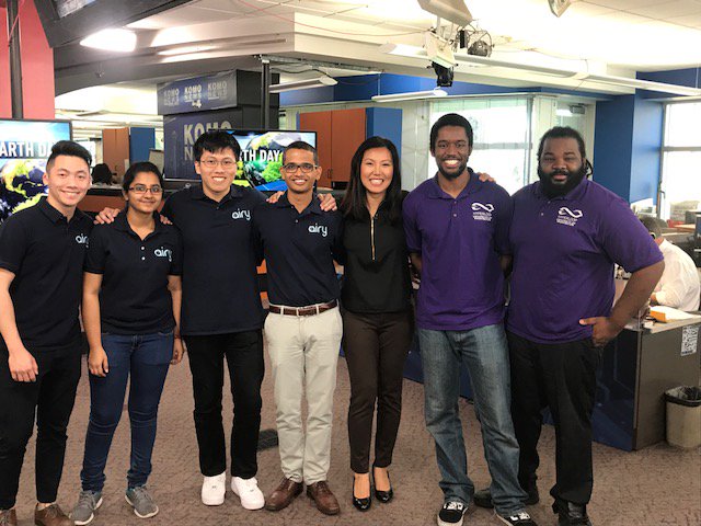 ecoconsumer's tweet image. KOMO4&apos;s @Mary_Nam with UW enviro innovation teams Airy and Hyperloop after fun live EcoConsumer TV segment (see prev tweet) Friday! @UWBuerk