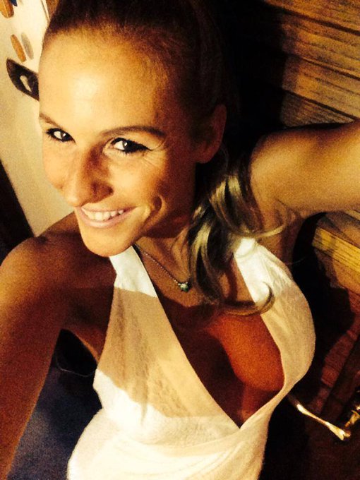 Vi aspetto tra pochi minuti in diretta su https://t.co/kM6mQkQ3CY #Live #Liveshow https://t.co/S5f1Z<a href="/tag/live"class="tags"><span>#live</span></a><a href="/tag/liveshow"class="tags"><span>#liveshow</span></a>