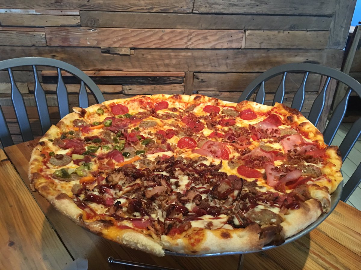 localpizzeria's tweet photo. Support your local pizzeria and join us for dinner tonight! https://t.co/nzcthKACAr