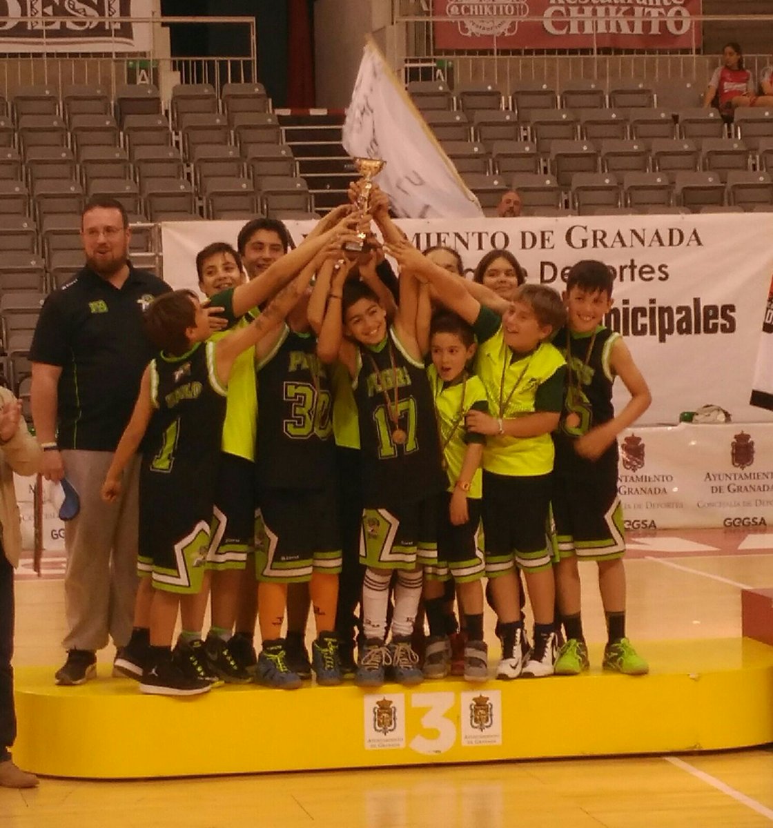 patillas007's tweet photo. Gran temporada de mis tres equipos: Alev. @cbpeligros 3°, Cad. @CABAtarfe 2° y Jun. @CABAtarfe 4° en los @JDMGranada 
ENHORABUENA!! ;) https://t.co/qnsqcNQpzn