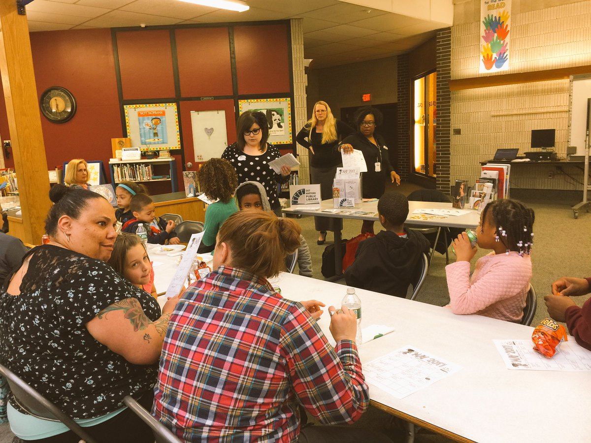 Langford_Sch's tweet image. Family Literacy Night @Langford_Sch  #RaymondLibrary #librarycards #museumpasses