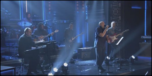 CNNChile's tweet photo. Los 50 años de Genesis https://t.co/fcpuTMBODk #CNNChile https://t.co/atuHJuQfsR