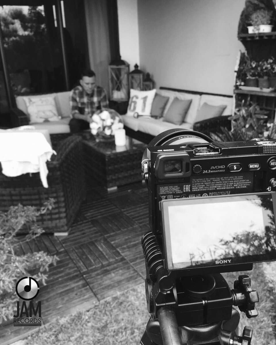 jamrecords7's tweet photo. Día Productivo! #recordingday #sonya6000 https://t.co/5VUiEEBHtb