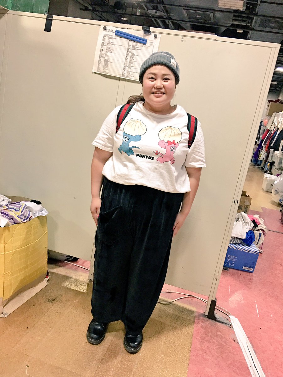 光永 ひなた 吉本坂46 No 2 おかずクラブ ゆいp アイテム一つ一つは ベロアワイドパンツ マーチン8ホールは季節的にちょっと重たいかな ジャケット羽織ったら格好よくなりそうだけど暑さを考えてのtシャツならば パンツも素材変えた方が 奮発
