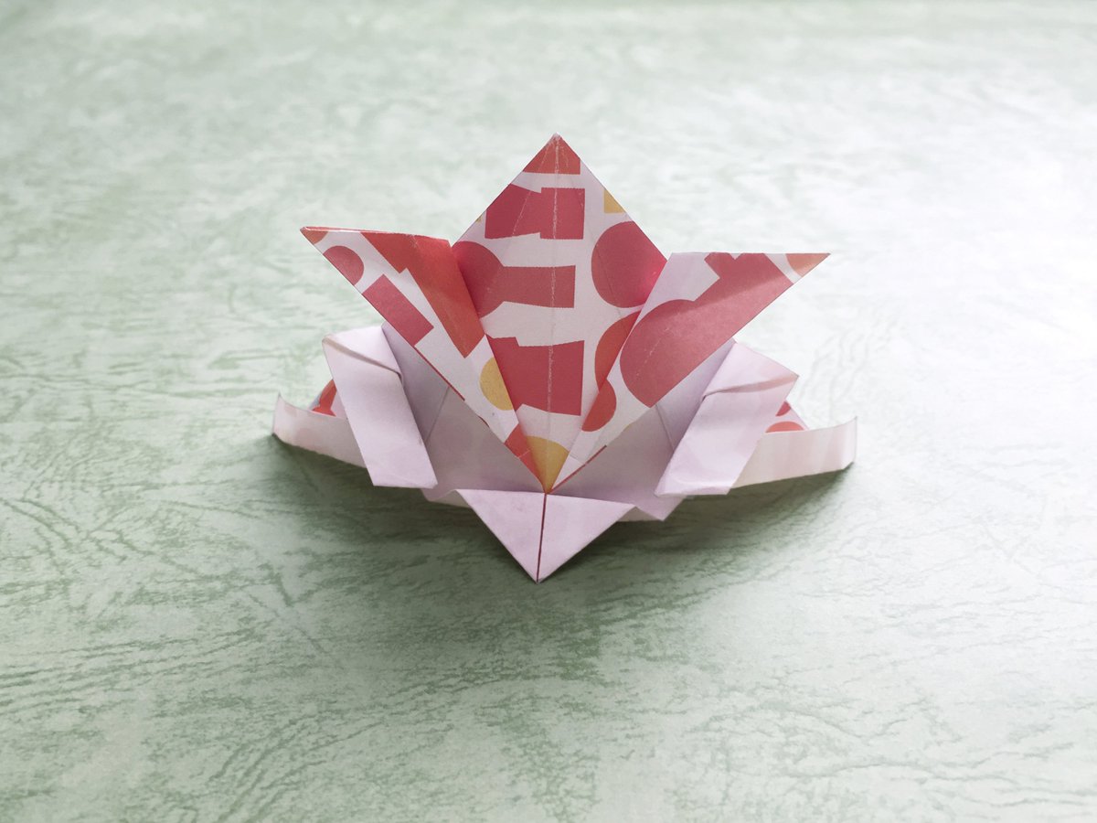 岡村印刷工業株式会社 東京事業部 على تويتر こどもの日が近いので Nara Origami 古墳 試作品 を使って兜 を作ってみました かっこいい兜ができました いろんな色で折ってみてもいいですね 岡村印刷 折り紙 折り紙作品 Origami 古墳 兜 こどもの日