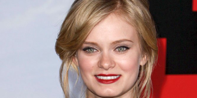 . celebrates her 29th today. Happy Birthday! 