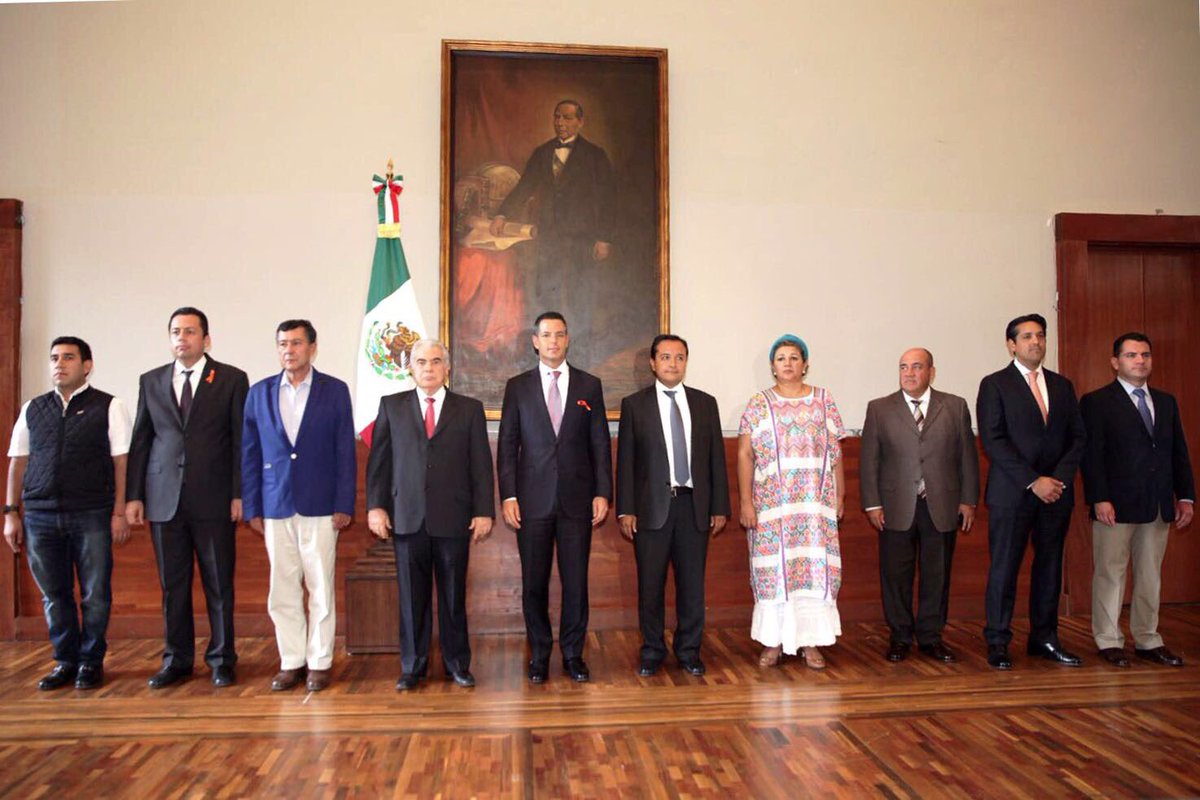 alejandromurat's tweet photo. A fin de fortalecer el trabajo en favor de nuestro Estado y de los oaxaqueños, realicé cambios en mi Gabinete Legal y Ampliado. https://t.co/kNJmTRLRiH
