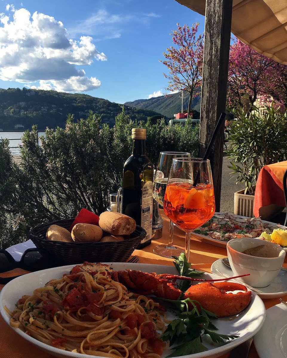 ChooseOne___'s tweet image. Choose one! 🍴