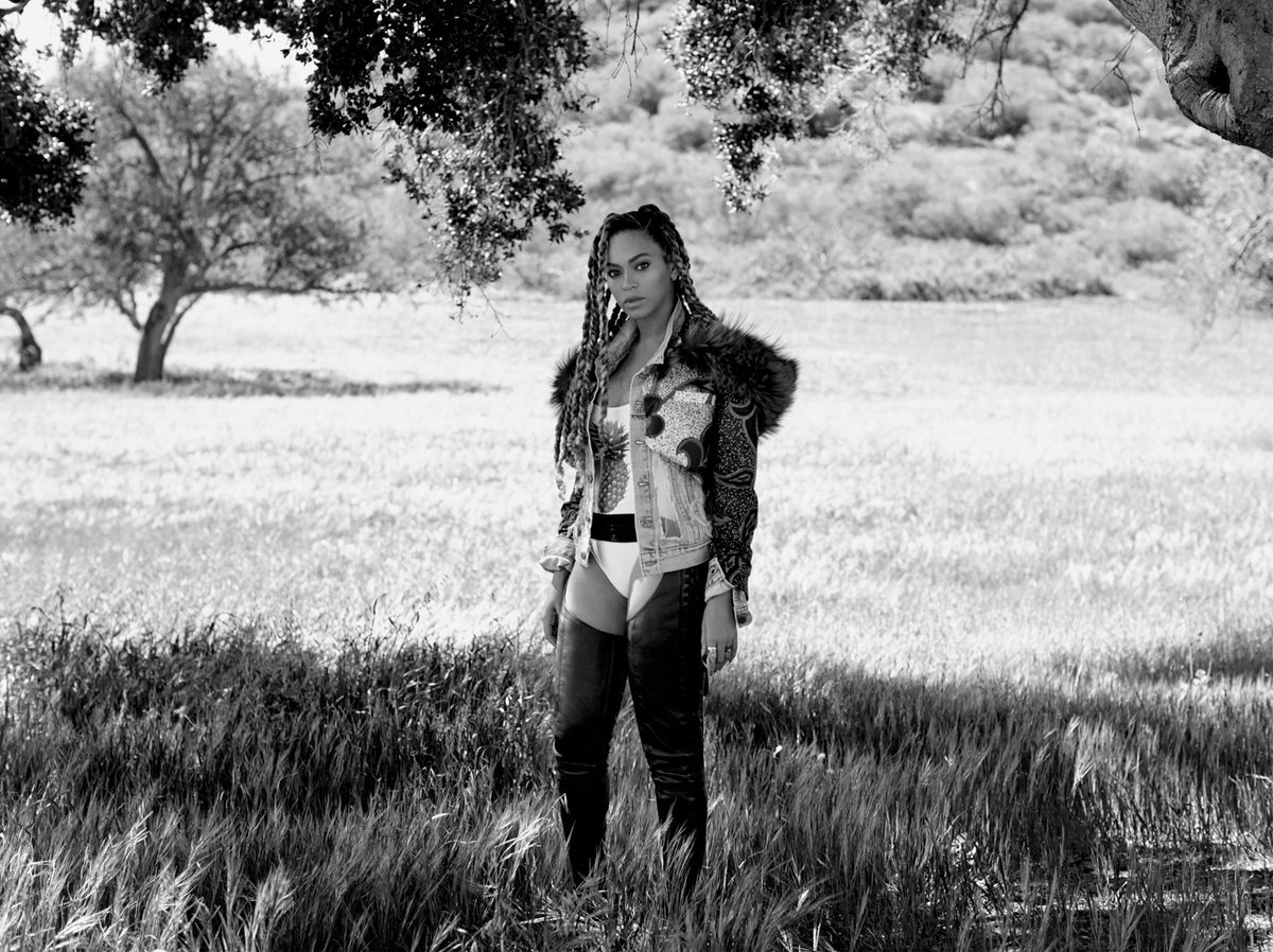 Conexao_Beyhive's tweet photo. Beyoncé atualizou novas fotos no site. #1YearOfLEMONADE https://t.co/AfB3gnS5t3