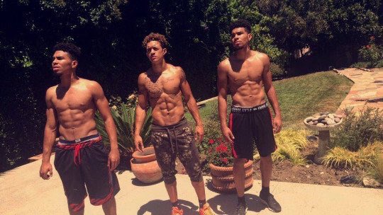 baddestjen's tweet photo. You see Niggas I See a Train 😍🚂 https://t.co/kmlHCz3IOB