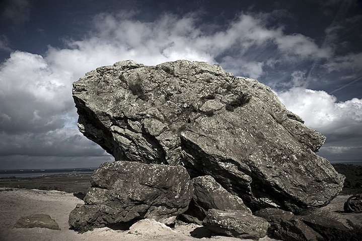 PurbeckOutdoorW's tweet photo. This beaut isn't in the outback but here &amp; thought to have been thrown by the Devil. #AgglestoneRock beloved by climbers &amp; hikers #goexplore https://t.co/Dkayq0ne7h