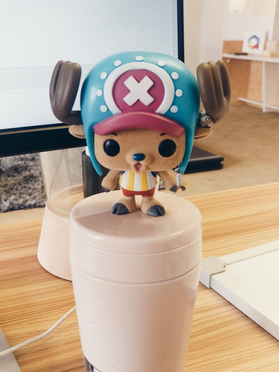 Cloudilicious_'s tweet photo. Found this little guy on my desk this morning! https://t.co/EWOUKaoBCM