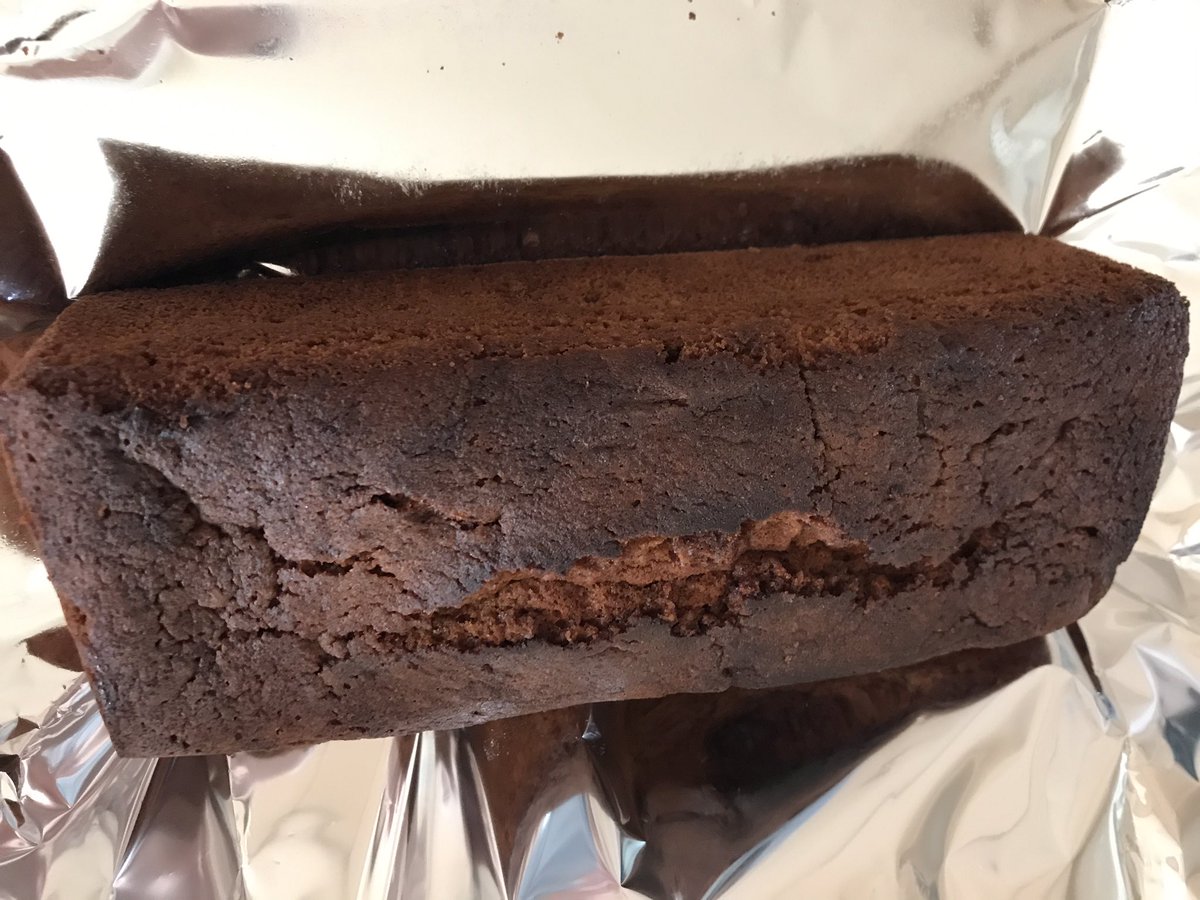 りむりむ 趣味 ブランデーケーキ調査 私の中では ホテルオークラが1番 前橋のふらんす市場の熟成ブランデーケーキを調査 お酒の効き具合は良い感じ だけど 見た目通りしっとり感まるでない やはり 不動のオークラ ブランデーケーキ 前橋市