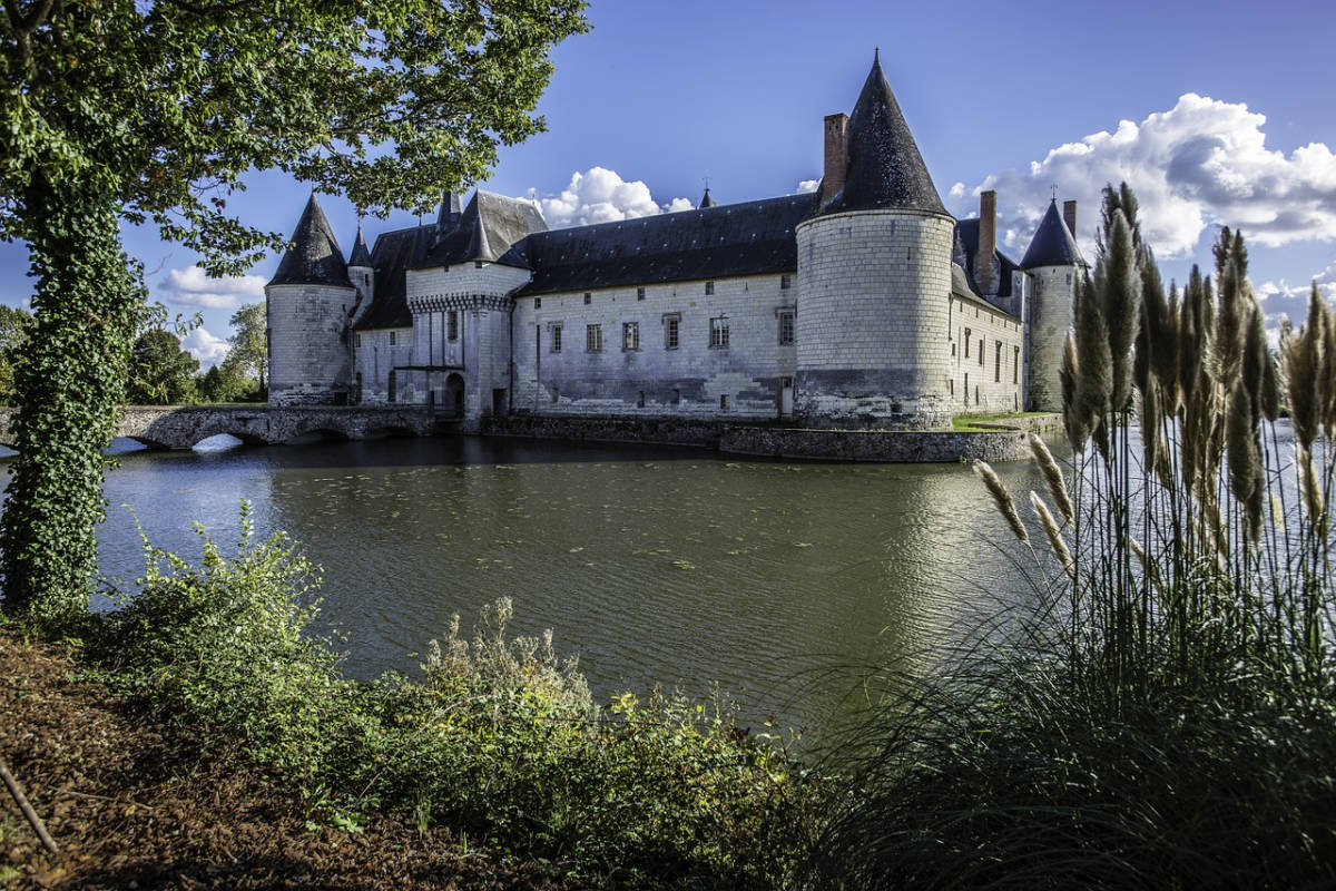 LVRoadTrips's tweet image. [NOUVEAU] C'est parti pour un #roadtrip mythique à la découverte des châteaux de la #Loire locationvoiture.net/blog/road-trip…