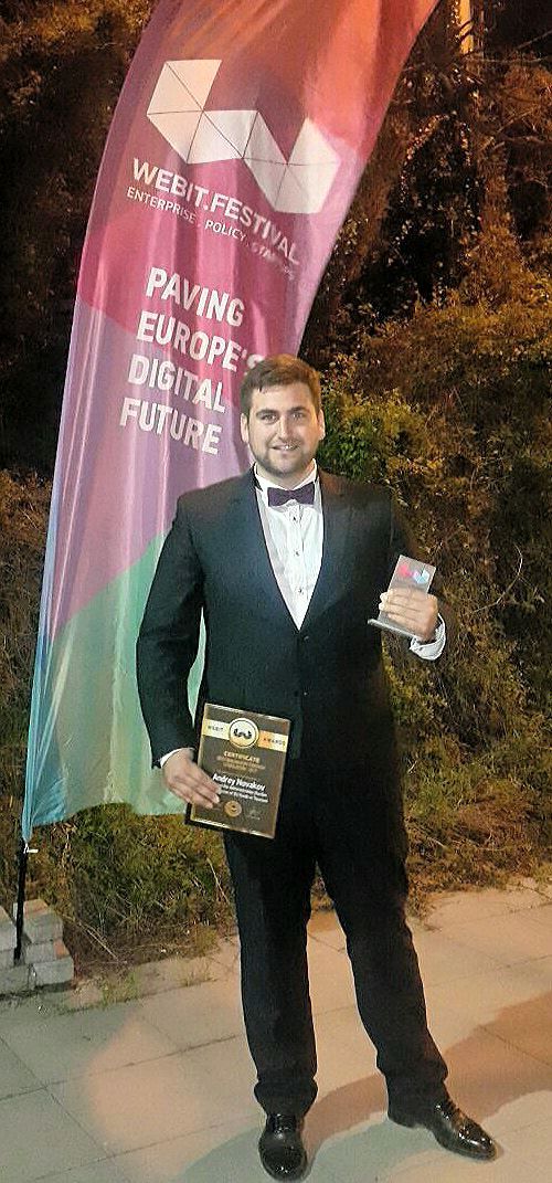 AndreyNovakov's tweet photo. #Webbit #Sofia thank you 4 the recognition on reducing the administrative burden for absorbtion of #EUfunds #tourism https://t.co/DVutji2QTO https://t.co/ljQykKtYCL