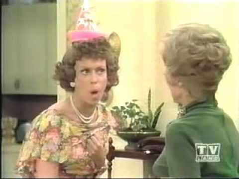 Happy 84th Birthday, Carol Burnett! Eat some cake 