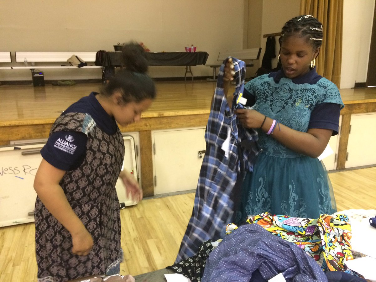 Rehearsal ✅ Costumes ✅ I LOVE THEATER! Thank you Lisa and @ModCloth for the donation! @mhdcd8 @LACityParks #SouthLA #harvardpark #mydayinla