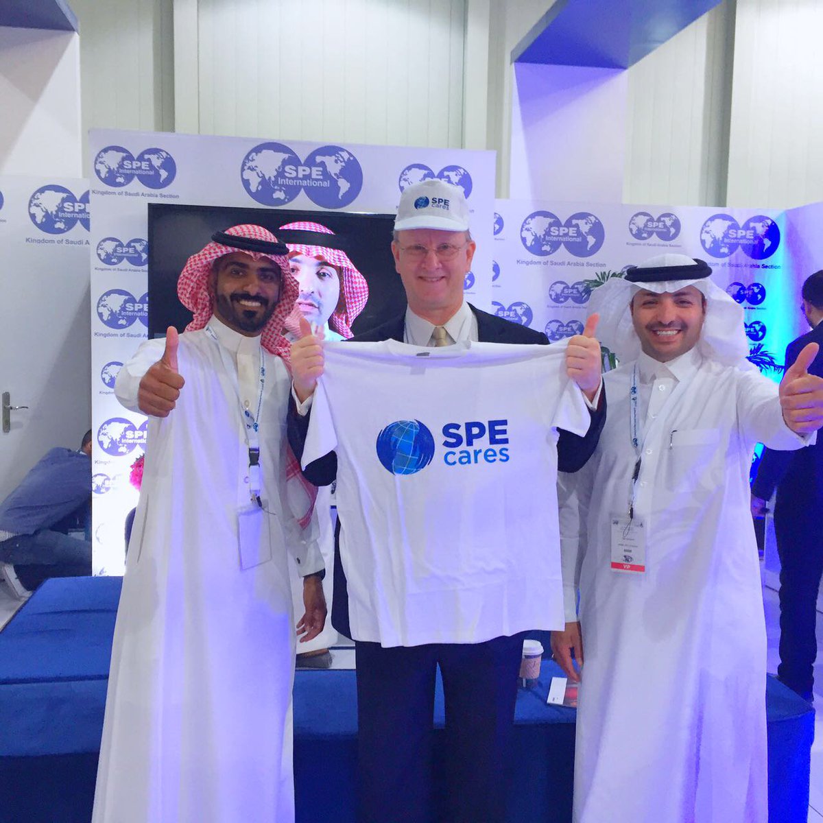 spe_ksa's tweet photo. SPE booth at 2017 ATS&amp;E with @fracmeister @alrubiea @SPEtweets 

#SPECares #ATSE2017 
@FaHaDalfassam https://t.co/HS5EAaOBzL