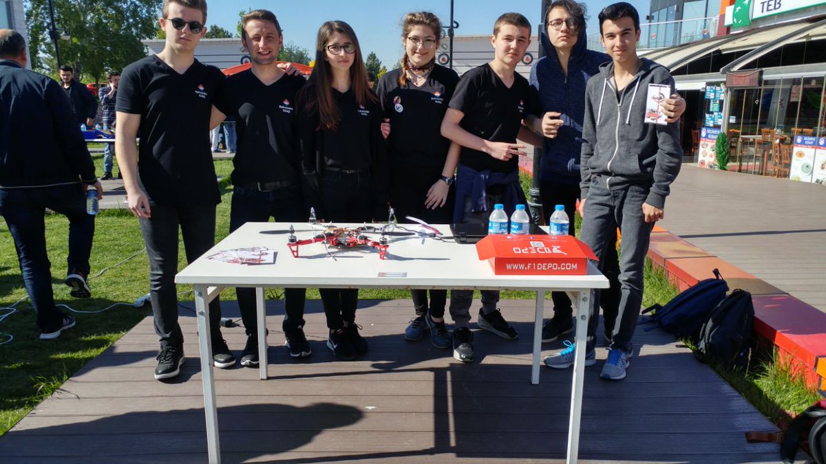 teamdectro's tweet image. Takım dediğin...#DECTRO #Robotrak