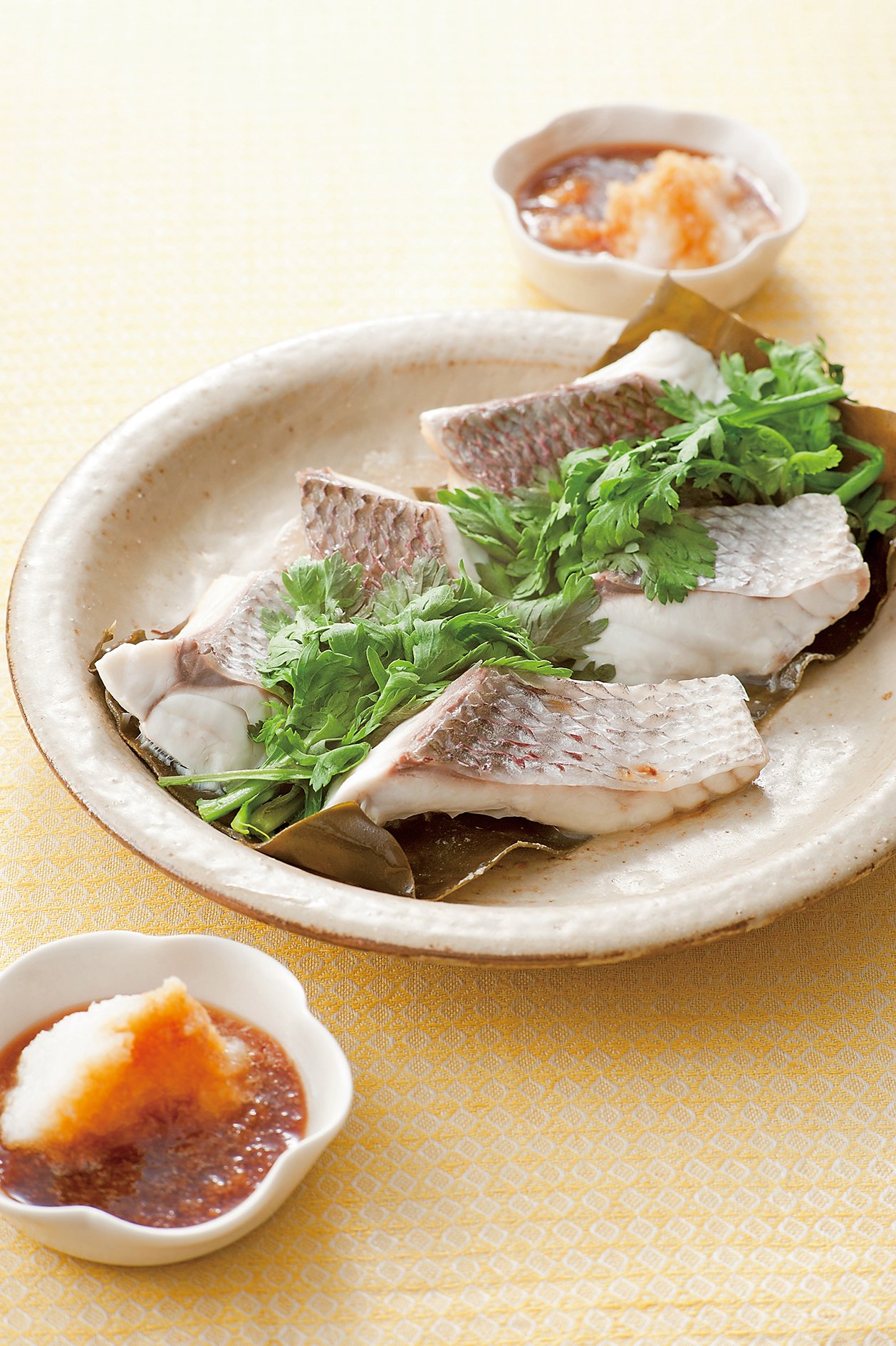 株 Gakken 広報 公式 鯛 のおいしい４月に 鯛の昆布蒸し フライパン で少し蒸す だけ 水分をきちんとふき取り 雑味を取るのが 土井善晴 先生流の レシピ 土井善晴のレシピ１００ の情報はこちら T Co