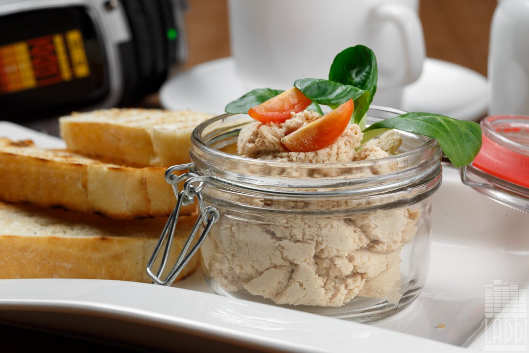 Паштет из печени индейки. Брускетта с паштетом из индейки. Паштет ароматный. Паштет из печени индейки. Паштет jean de veyrac из индейки с каштанами 130 г.