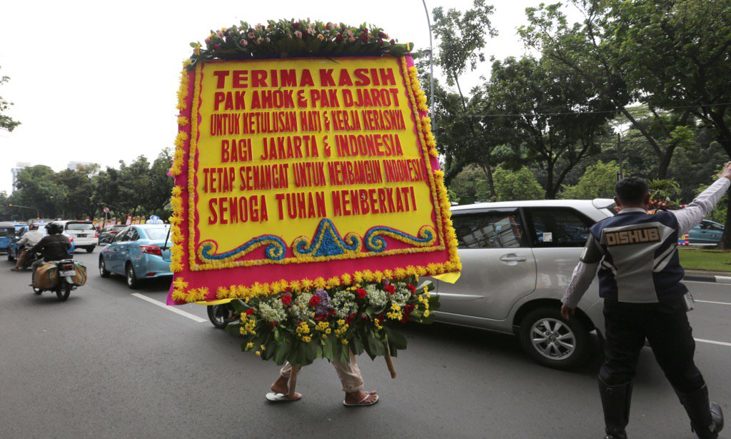 Karangan bunga untuk Ahok - Djarot