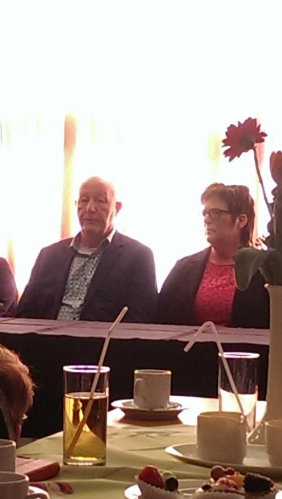 #koninklijke onderscheiding Janus van harte gefeliciteerd.