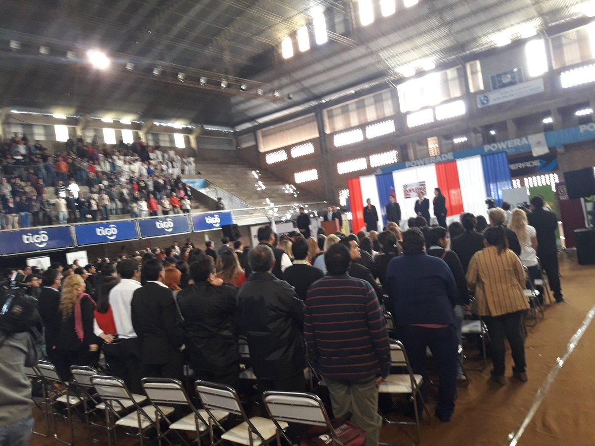 jessy_mendoza90's tweet photo. #EmplePar2017 más de 1000 jóvenes participan de esta actividad donde líderes  del sector empresarial compartirán sus experiencias. https://t.co/jdmxRW8O7Y