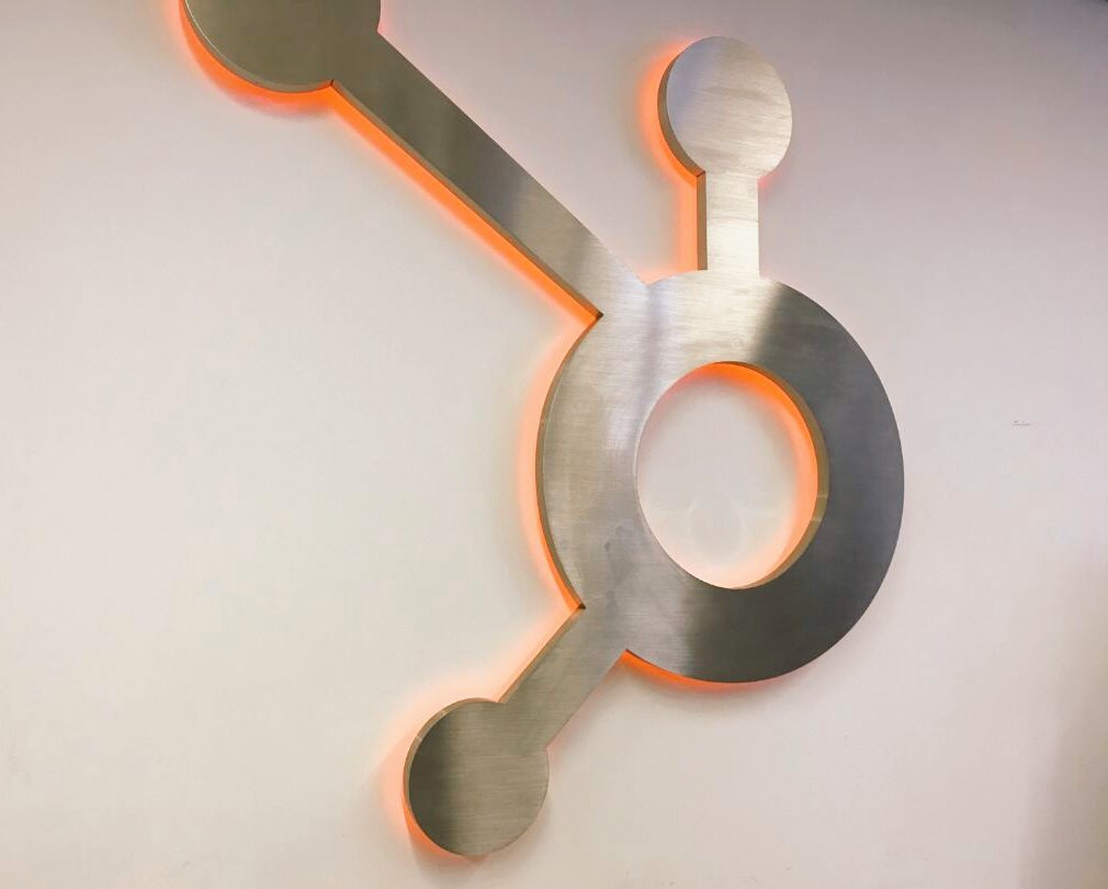 Sagefrog's tweet image. 👀 spy a #sprocket at @HubSpot HQ! We&apos;re pumped for #hubspotpartnerday 2017 — be sure to connect with @SagefrogMark! @HubSpotAgencies