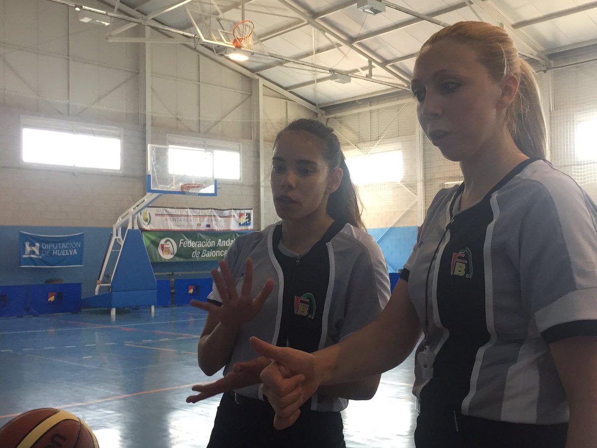 FAB_Andaluza's tweet photo. Final #CADEBA2017CF - final partido
@BaloncestoCoria 64 @adesa80balonces 54 @SevillaFaB
@fabcadiz #stopbullying https://t.co/zi8XrAY2o4