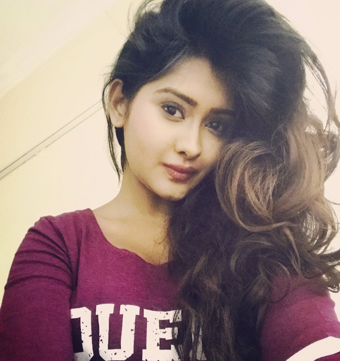 Actress Kanchi Singh's Chic Fashion Looks Are Amazingly Inspiring & Equally  Captivating!!