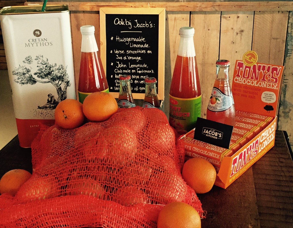 Tomorrow is King's Day! Excited? We will be closed but we wish you GREAT fun in the city! For this occasion, we collected everything orange!