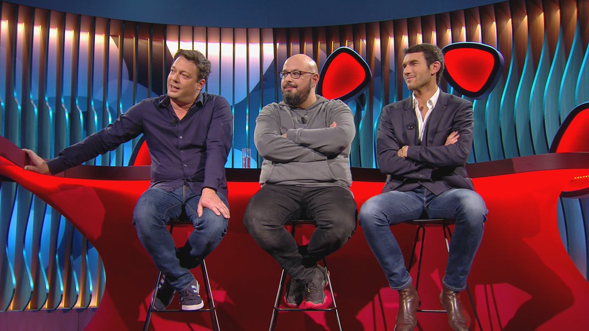 LesGensProd's tweet photo. Maintenant sur @RTLTVI: @MichaDufour @fabriziogurrier &amp; @thibaut_roland se battent pour un bisou de @GaelleGD #PJVE @LeborgneOlvier https://t.co/NCBhPAG5eA
