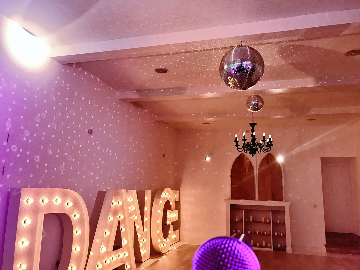 Last night at the stunning <a href="/BrinkburnNE/">Brinkburn</a> open evening 🙌💋🎸🎤 <a href="/andyushermusic/">Andy Usher</a> <a href="/Coco__Luminaire/">Coco Luminaire</a> <a href="/katymelling/">KatyMellingPhoto</a> <a href="/RLFILMSCO/">R L F C </a> #livemusic #band #wedding
