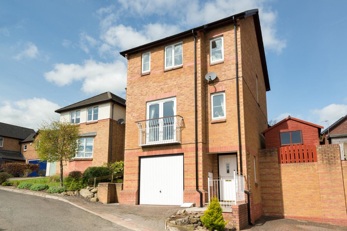 NEW PROPERTY ALERT! 3-Storey detached townhouse with #sunroom and #garden ow.ly/C45A30bbrEU #Cumbria #Appleby