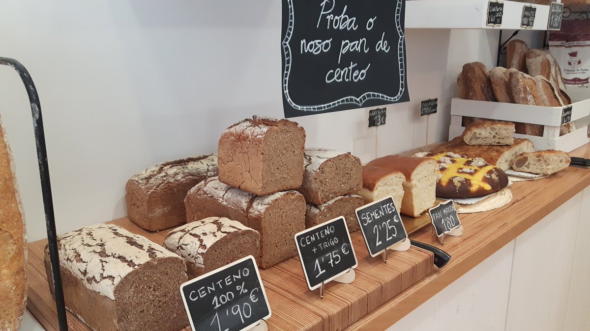 Hoy tenemos: pan centeno 100%, pan centeno y trigo, pan de semillas, pan de molde y focaccia. #pan #panaderia #panadero #opandeleis