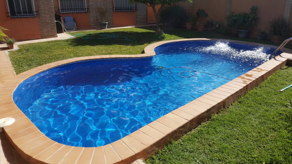 Llega la estación que nos hace disfrutar de nuestras piscinas. No dudes en contactar con nosotros. Tlf. 954841793