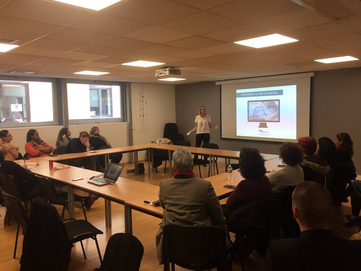 Constouff's tweet image. Conférence @Babilou_fr chez OGF: "Être parent à l'heure du digital", Merci @Gaelleconverset !!