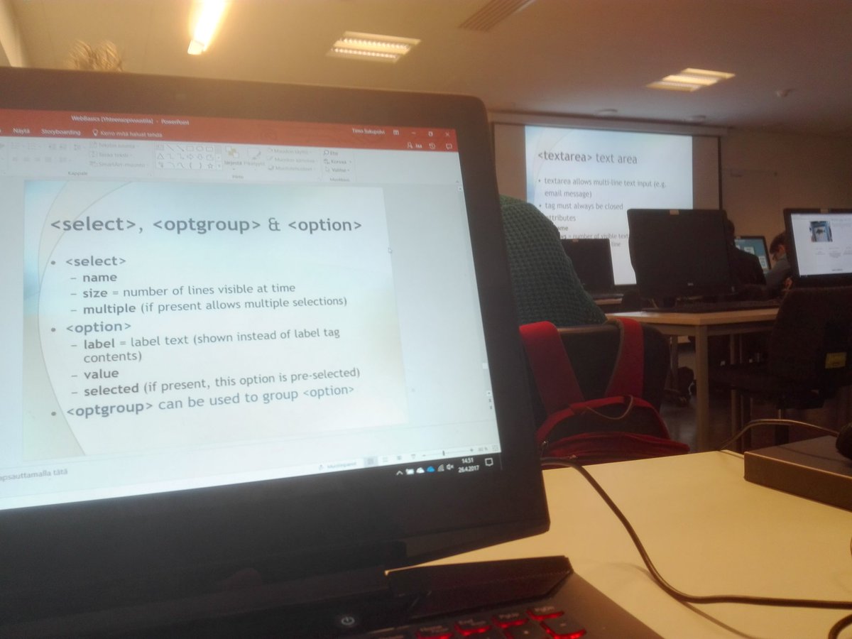 Sukupolvi's tweet image. On tää taas yhtä saatanan tervanjuontia tähän aikaan vuorokaudesta #opiskeluhommat #inssiopiskelulive #webbasics #html5 #css #krooh