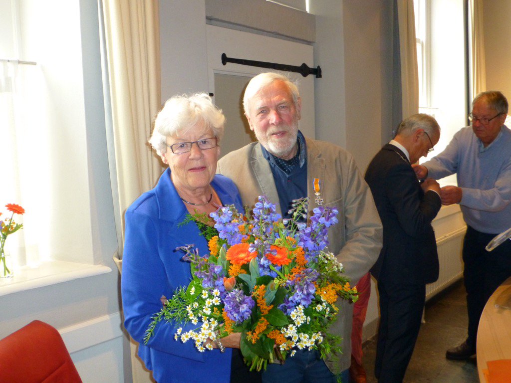 Gerry en Dries Jonker benoemd tot lid Orde Oranje Nassau. U kunt morgen na aubade 9.00 hen feliciteren.