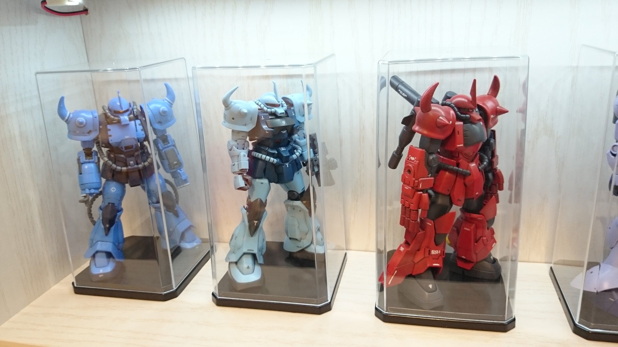 レイアウト 名前を作る 光電 100 均 の ガンプラ を 飾る ケース 味方 浴 喜んで