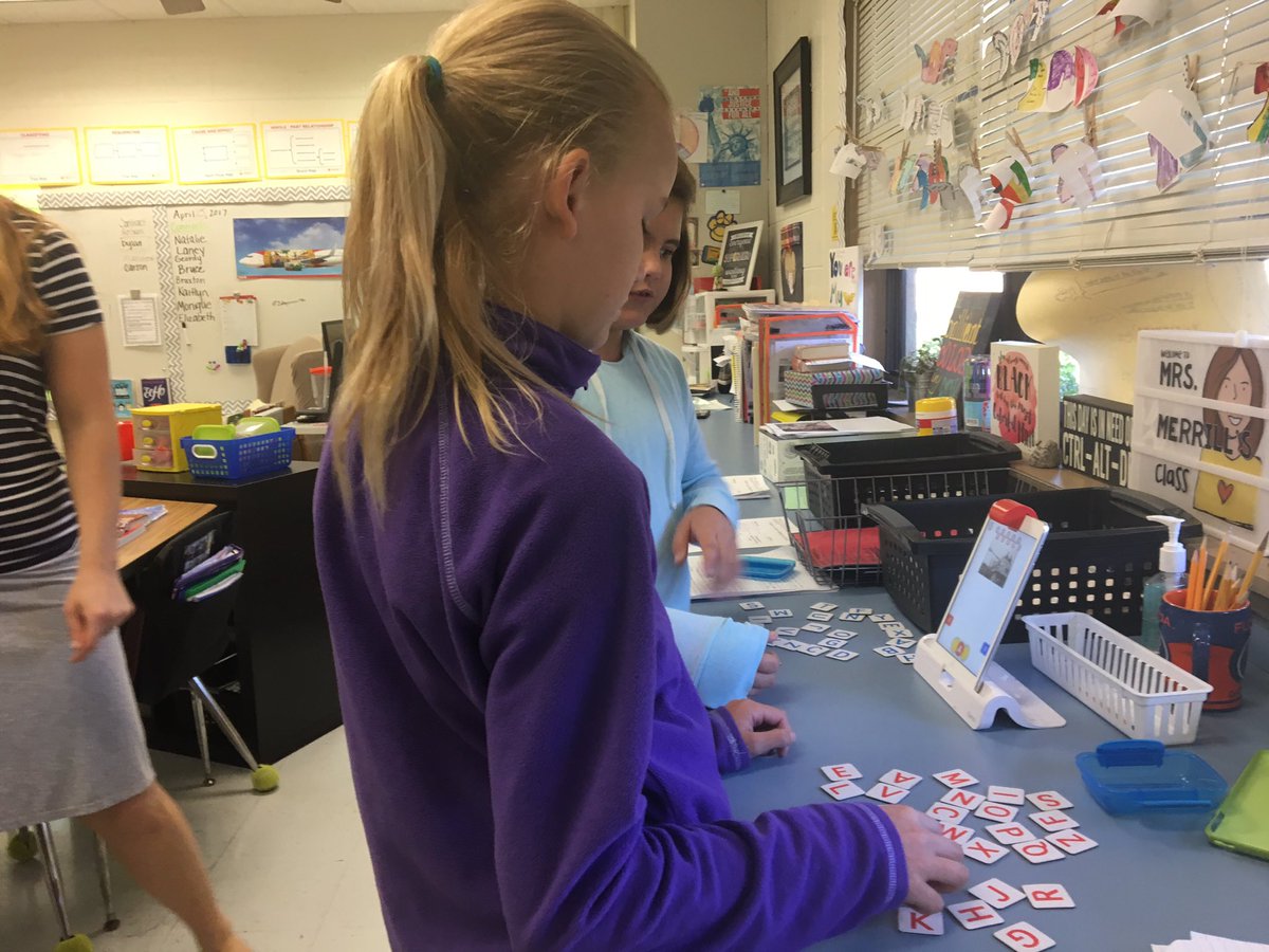FriendsinFourth's tweet image. Practicing words on @PlayOsmo  #hashtaghelper @LPEPanthers @collierschools