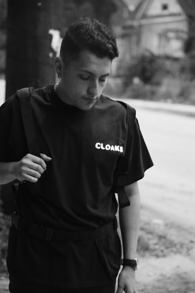 Cloaks1984's tweet photo. "She wanna run up my visa
She think I ain't notice
Her plan was to tease me 
She ain't think I was focused" 
#CAmusic #CloaksArmy https://t.co/yO5EJh2Bvh