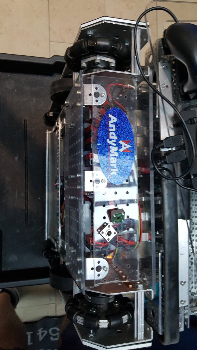 TRIrobotics's tweet image. Thanks to @andymarkinc for the extra D-bore hubs for our tile runner! #FIRSTChamp