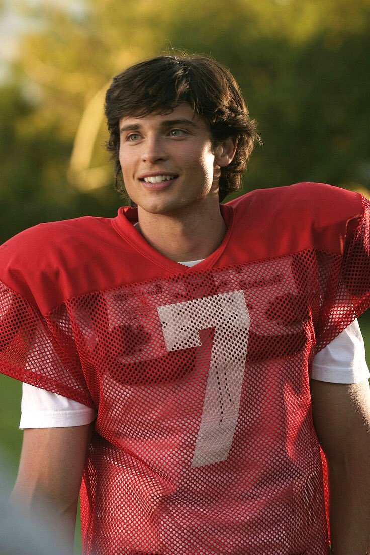 Happy 40th  Birthday my TOM WELLING   I always love u my Clark Kent my Smallville  