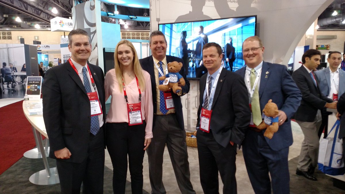 cjhampshire's tweet image. Sharing the Gentle Bear story at the @gbtpa booth at #RIMS2017 w/ @laurenzambelli @pbw_gbtpa_aus  @DanLink3 @AndrewWarren3