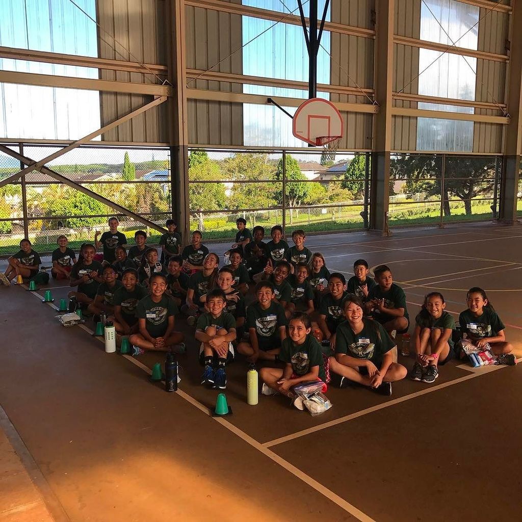 Mililani_Ike's tweet photo. Good luck to our #iketrack team!  Go get em!! #ikepride #ikehappymemories https://t.co/1vncVG9t9p https://t.co/VJnYdF9YB9