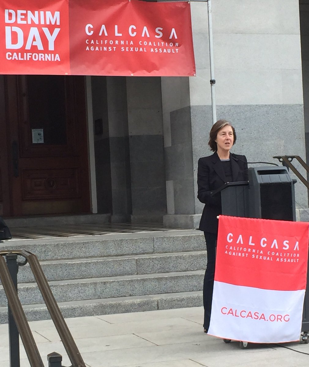 Sen. @NancySkinnerCA speaking to the people at #DenimDay2017 in #Sacramento. #CalCasa. #EndSexualAssult. #DenimDay. ✊🏽✊🏿✊🏻✊️✊🏼