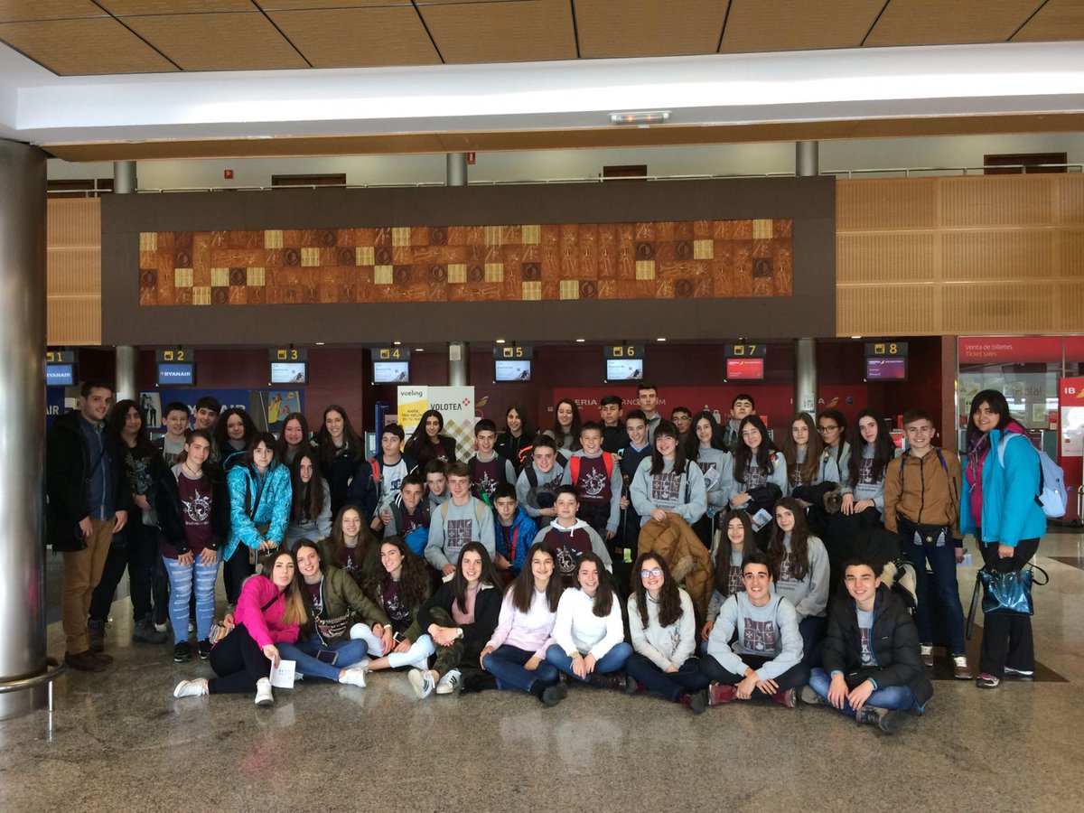 Nuestros alumnos a punto para volar a Dublín. Aprovechad la oportunidad y disfrutad de viaje!